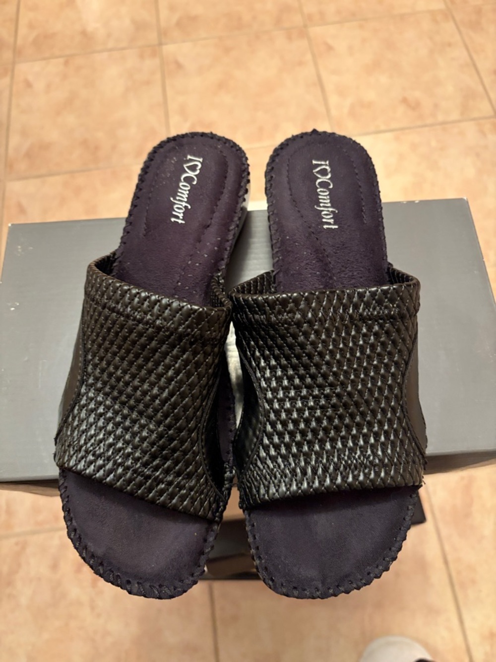 I Love Comfort Tess black woven Slip On Sandals